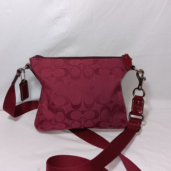 Coach F45026 Signature Canvas Pocket Swing Pack Crimson - Picture 4 of 11